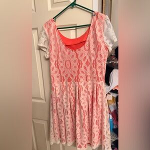 Women’s Mini Dress
Crochet covering the Dress